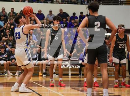 Thumbnail 3 in Pioneer vs. Vela (UIL Basketball 5A Regional Quarterfinal) photogallery.