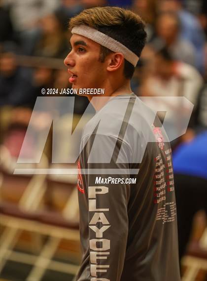Thumbnail 2 in Pioneer vs. Vela (UIL Basketball 5A Regional Quarterfinal) photogallery.
