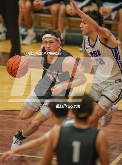 Thumbnail 1 in Pioneer vs. Vela (UIL Basketball 5A Regional Quarterfinal) photogallery.