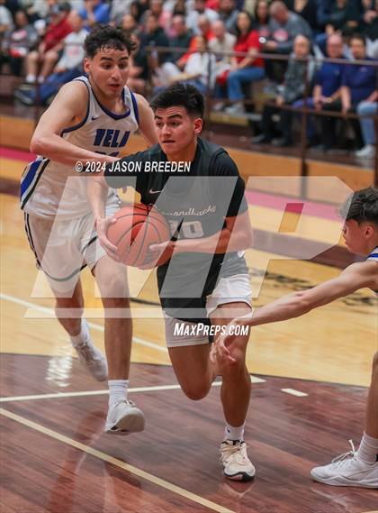 Thumbnail 3 in Pioneer vs. Vela (UIL Basketball 5A Regional Quarterfinal) photogallery.