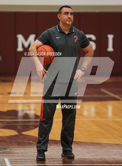 Thumbnail 1 in Pioneer vs. Vela (UIL Basketball 5A Regional Quarterfinal) photogallery.