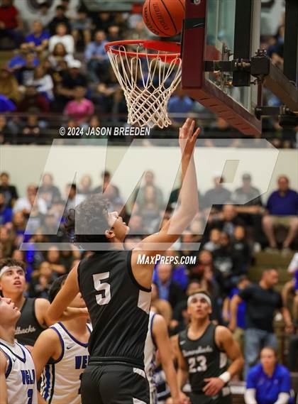 Thumbnail 2 in Pioneer vs. Vela (UIL Basketball 5A Regional Quarterfinal) photogallery.