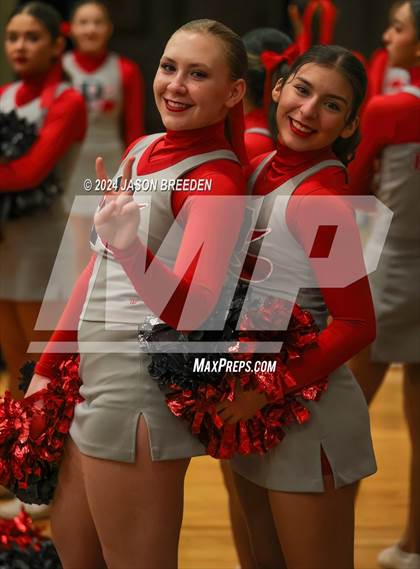 Thumbnail 2 in Pioneer vs. Vela (UIL Basketball 5A Regional Quarterfinal) photogallery.