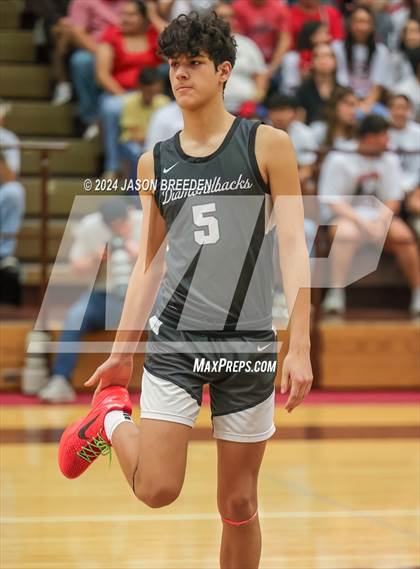 Thumbnail 2 in Pioneer vs. Vela (UIL Basketball 5A Regional Quarterfinal) photogallery.