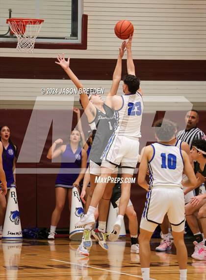 Thumbnail 1 in Pioneer vs. Vela (UIL Basketball 5A Regional Quarterfinal) photogallery.