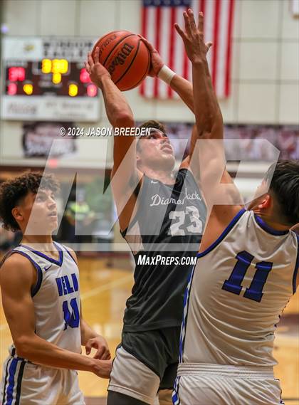 Thumbnail 2 in Pioneer vs. Vela (UIL Basketball 5A Regional Quarterfinal) photogallery.
