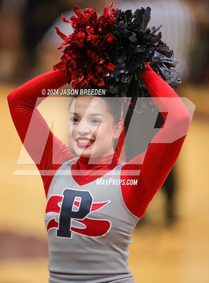 Thumbnail 2 in Pioneer vs. Vela (UIL Basketball 5A Regional Quarterfinal) photogallery.