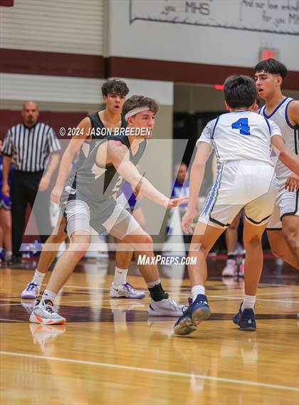 Thumbnail 2 in Pioneer vs. Vela (UIL Basketball 5A Regional Quarterfinal) photogallery.