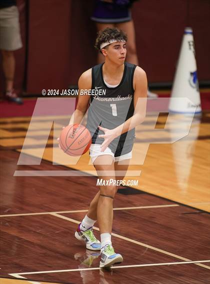 Thumbnail 1 in Pioneer vs. Vela (UIL Basketball 5A Regional Quarterfinal) photogallery.