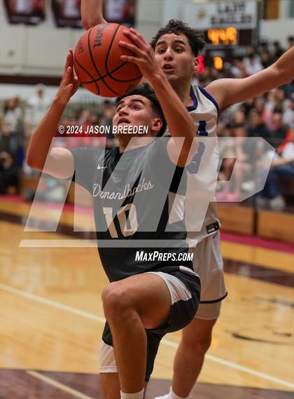 Thumbnail 2 in Pioneer vs. Vela (UIL Basketball 5A Regional Quarterfinal) photogallery.