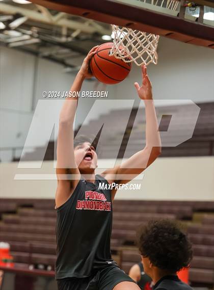 Thumbnail 3 in Pioneer vs. Vela (UIL Basketball 5A Regional Quarterfinal) photogallery.