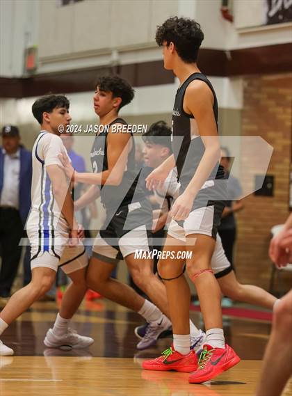 Thumbnail 3 in Pioneer vs. Vela (UIL Basketball 5A Regional Quarterfinal) photogallery.