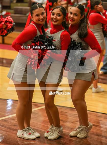Thumbnail 3 in Pioneer vs. Vela (UIL Basketball 5A Regional Quarterfinal) photogallery.