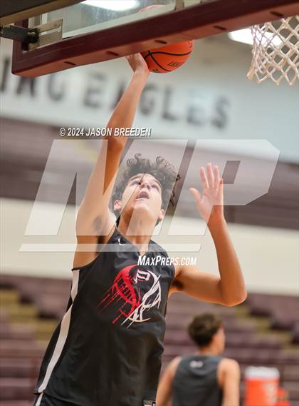 Thumbnail 3 in Pioneer vs. Vela (UIL Basketball 5A Regional Quarterfinal) photogallery.