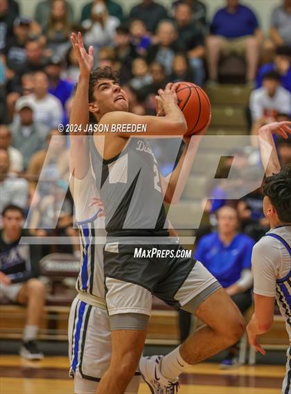 Thumbnail 1 in Pioneer vs. Vela (UIL Basketball 5A Regional Quarterfinal) photogallery.