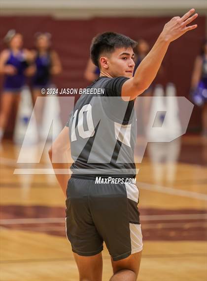 Thumbnail 1 in Pioneer vs. Vela (UIL Basketball 5A Regional Quarterfinal) photogallery.