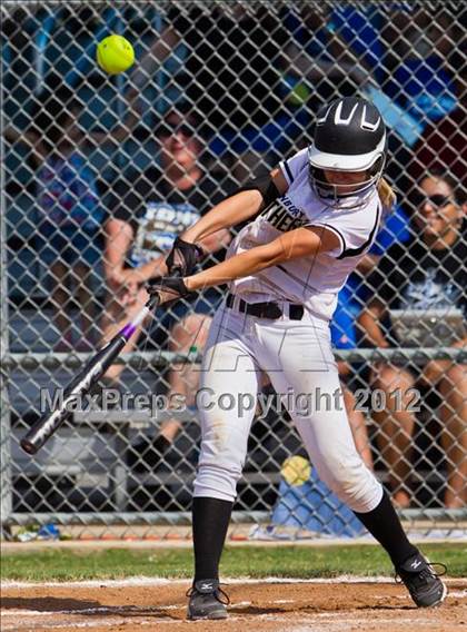 Thumbnail 3 in Danbury vs Santa Gertrudis Academy (UIL 2A Region 4 Finals) photogallery.