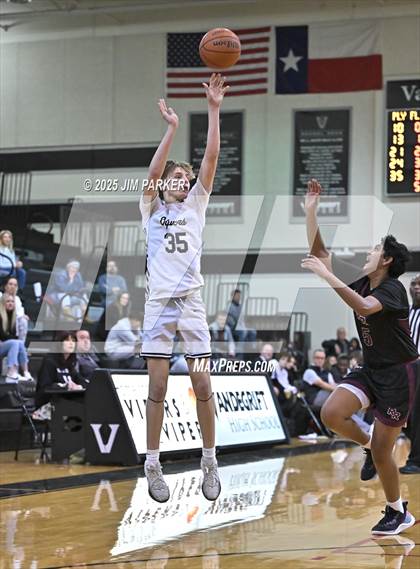 Thumbnail 3 in Round Rock @ Vandegrift photogallery.