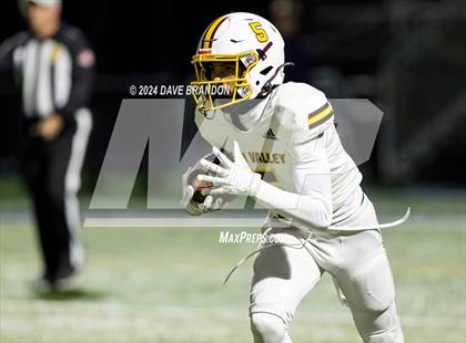 Thumbnail 1 in Simi Valley vs. Loyola (CIF-SS D3 Semi-Final) photogallery.