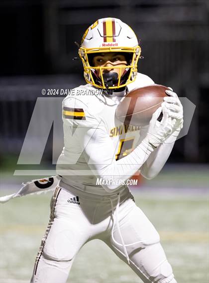 Thumbnail 2 in Simi Valley vs. Loyola (CIF-SS D3 Semi-Final) photogallery.