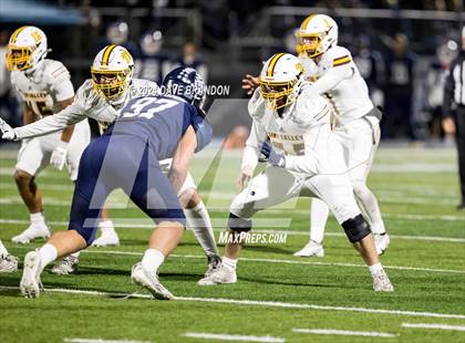 Thumbnail 1 in Simi Valley vs. Loyola (CIF-SS D3 Semi-Final) photogallery.