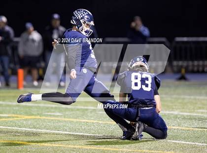 Thumbnail 3 in Simi Valley vs. Loyola (CIF-SS D3 Semi-Final) photogallery.