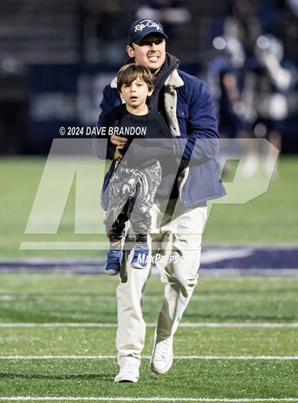 Thumbnail 3 in Simi Valley vs. Loyola (CIF-SS D3 Semi-Final) photogallery.