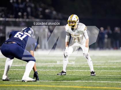 Thumbnail 3 in Simi Valley vs. Loyola (CIF-SS D3 Semi-Final) photogallery.
