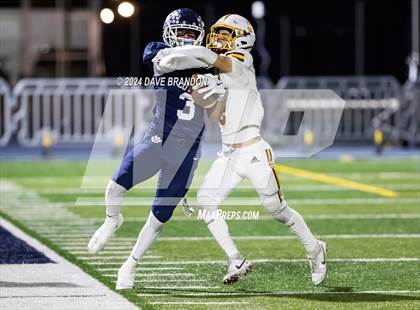 Thumbnail 3 in Simi Valley vs. Loyola (CIF-SS D3 Semi-Final) photogallery.