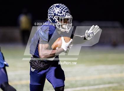 Thumbnail 2 in Simi Valley vs. Loyola (CIF-SS D3 Semi-Final) photogallery.