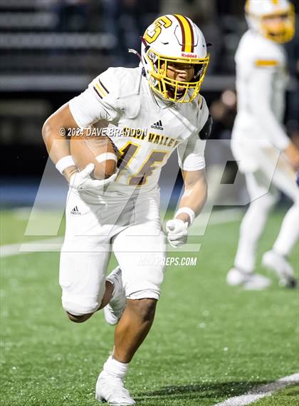 Thumbnail 3 in Simi Valley vs. Loyola (CIF-SS D3 Semi-Final) photogallery.