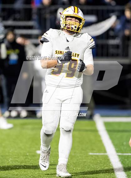 Thumbnail 3 in Simi Valley vs. Loyola (CIF-SS D3 Semi-Final) photogallery.