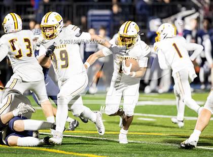 Thumbnail 1 in Simi Valley vs. Loyola (CIF-SS D3 Semi-Final) photogallery.