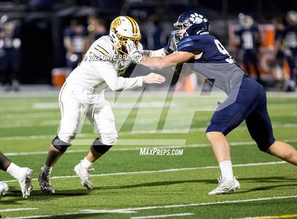 Thumbnail 3 in Simi Valley vs. Loyola (CIF-SS D3 Semi-Final) photogallery.