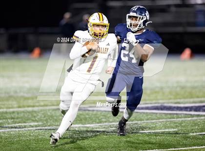 Thumbnail 2 in Simi Valley vs. Loyola (CIF-SS D3 Semi-Final) photogallery.
