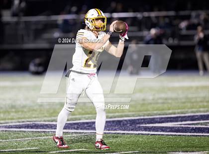 Thumbnail 3 in Simi Valley vs. Loyola (CIF-SS D3 Semi-Final) photogallery.