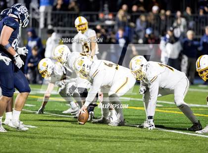 Thumbnail 3 in Simi Valley vs. Loyola (CIF-SS D3 Semi-Final) photogallery.
