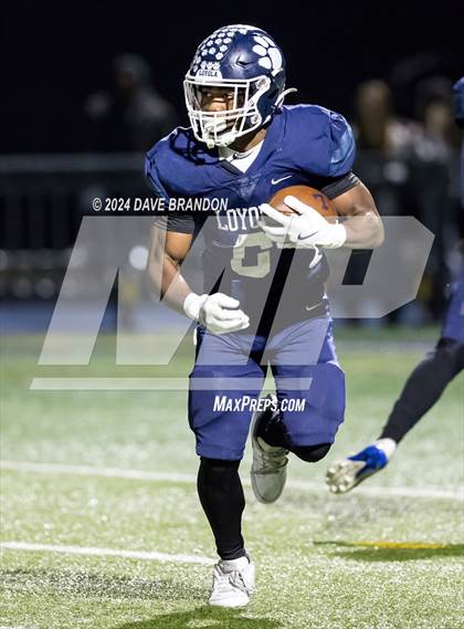Thumbnail 3 in Simi Valley vs. Loyola (CIF-SS D3 Semi-Final) photogallery.
