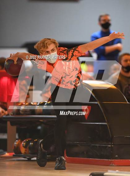 Thumbnail 1 in LHSAA Bowling Playoffs (Round 2, 1 PM, Kenner Lanes) photogallery.