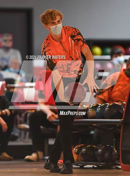 Thumbnail 2 in LHSAA Bowling Playoffs (Round 2, 1 PM, Kenner Lanes) photogallery.