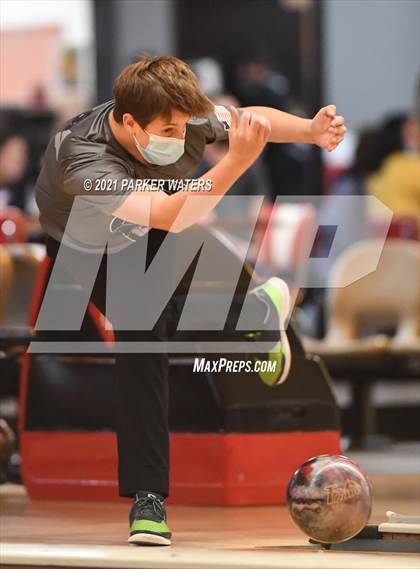 Thumbnail 2 in LHSAA Bowling Playoffs (Round 2, 1 PM, Kenner Lanes) photogallery.