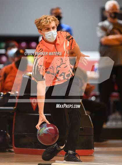 Thumbnail 2 in LHSAA Bowling Playoffs (Round 2, 1 PM, Kenner Lanes) photogallery.