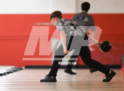 Thumbnail 1 in LHSAA Bowling Playoffs (Round 2, 1 PM, Kenner Lanes) photogallery.