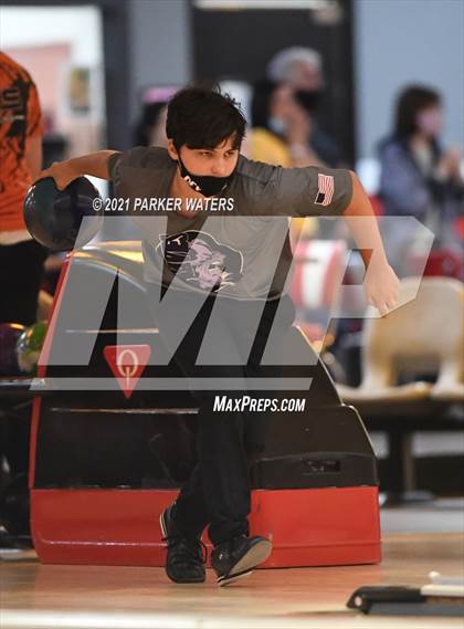 Thumbnail 1 in LHSAA Bowling Playoffs (Round 2, 1 PM, Kenner Lanes) photogallery.