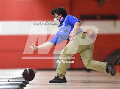 Thumbnail 3 in LHSAA Bowling Playoffs (Round 2, 1 PM, Kenner Lanes) photogallery.