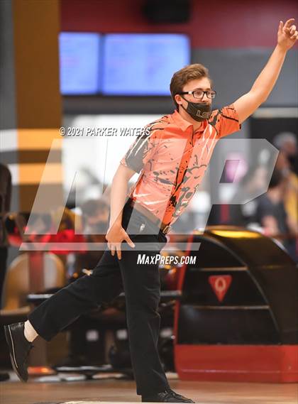 Thumbnail 3 in LHSAA Bowling Playoffs (Round 2, 1 PM, Kenner Lanes) photogallery.