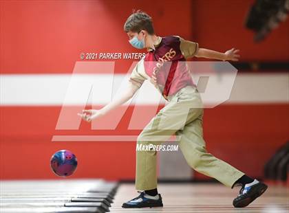 Thumbnail 2 in LHSAA Bowling Playoffs (Round 2, 1 PM, Kenner Lanes) photogallery.