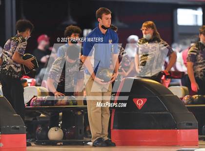 Thumbnail 3 in LHSAA Bowling Playoffs (Round 2, 1 PM, Kenner Lanes) photogallery.