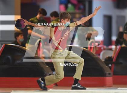 Thumbnail 3 in LHSAA Bowling Playoffs (Round 2, 1 PM, Kenner Lanes) photogallery.