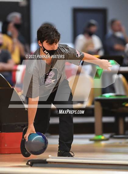 Thumbnail 2 in LHSAA Bowling Playoffs (Round 2, 1 PM, Kenner Lanes) photogallery.